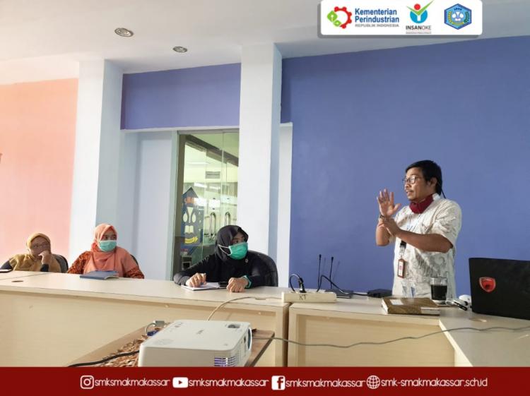 { S M A K  M A K A S S A R }  : Rapat Koordinasi pembangunan ZI di lingkungan SMK-SMAK Makassar